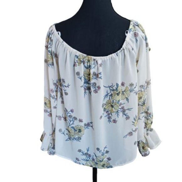 ❤️🛍️ Forever 21 Floral Peasant Blouse.   Size M❤️🛍️ - Picture 4 of 9